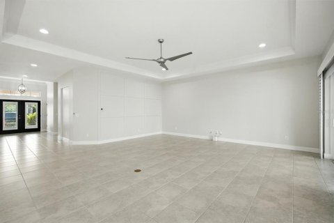 House in New Smyrna Beach, Florida 3 bedrooms, 205.69 sq.m. № 1797354 - photo 12