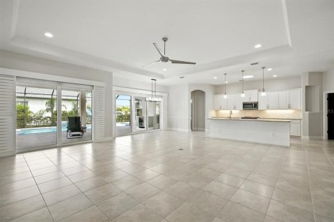House in New Smyrna Beach, Florida 3 bedrooms, 205.69 sq.m. № 1797354 - photo 14