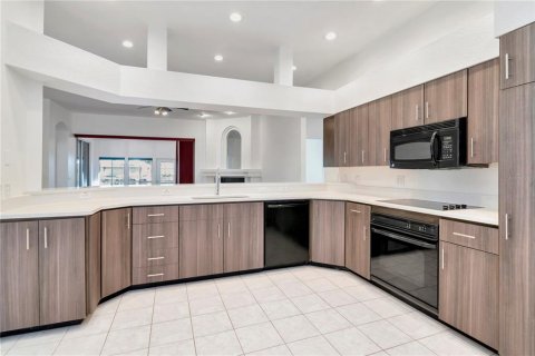 House in Oldsmar, Florida 4 bedrooms, 181.53 sq.m. № 1797427 - photo 3