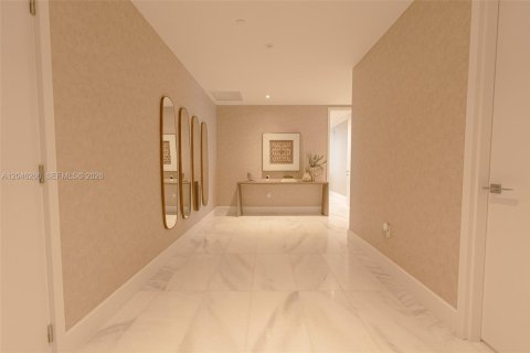 Снять в аренду кондоминиум в Майами, Флорида 4 спальни, 240.25м2, № 2145890 - фото 13
