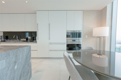 Снять в аренду кондоминиум в Майами, Флорида 4 спальни, 240.25м2, № 2145890 - фото 17