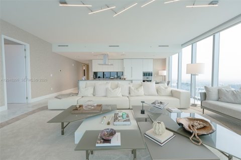 Снять в аренду кондоминиум в Майами, Флорида 4 спальни, 240.25м2, № 2145890 - фото 3
