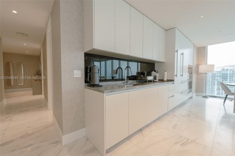 Снять в аренду кондоминиум в Майами, Флорида 4 спальни, 240.25м2, № 2145890 - фото 21