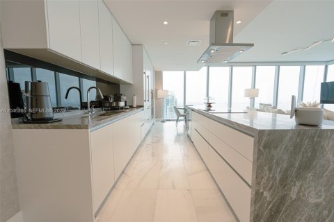 Снять в аренду кондоминиум в Майами, Флорида 4 спальни, 240.25м2, № 2145890 - фото 19