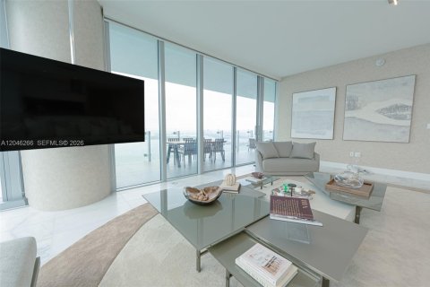 Снять в аренду кондоминиум в Майами, Флорида 4 спальни, 240.25м2, № 2145890 - фото 4