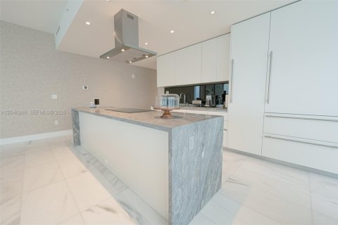 Снять в аренду кондоминиум в Майами, Флорида 4 спальни, 240.25м2, № 2145890 - фото 22