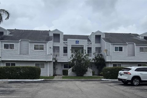 Condo in Oakland Park, Florida, 2 bedrooms  № 1805977 - photo 1
