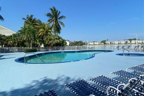 Condo in Oakland Park, Florida, 2 bedrooms  № 1805977 - photo 24