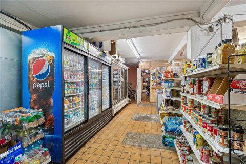 Propiedad comercial en venta en Saint Petersburg, Florida, 161.65 m2 № 2103349 - foto 5