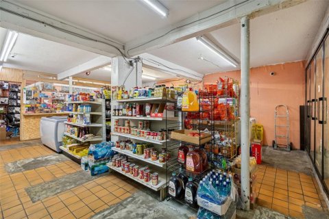 Propiedad comercial en venta en Saint Petersburg, Florida, 161.65 m2 № 2103349 - foto 3