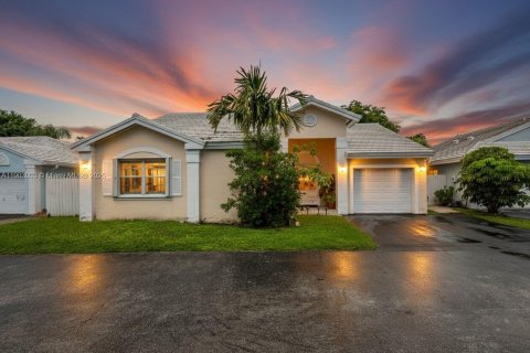 Купить виллу или дом в Майами, Флорида 3 спальни, 131.46м2, № 1955599 - фото 1