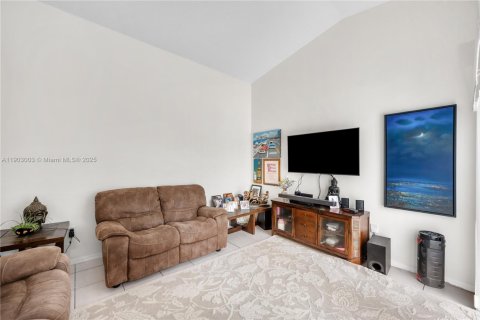 Купить виллу или дом в Майами, Флорида 3 спальни, 131.46м2, № 1955599 - фото 6