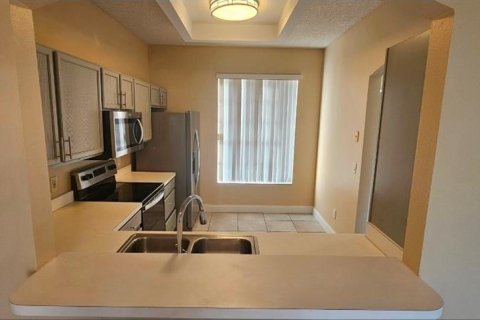 Townhouse in Orlando, Florida 3 bedrooms, 146.97 sq.m. № 2225538 - photo 9