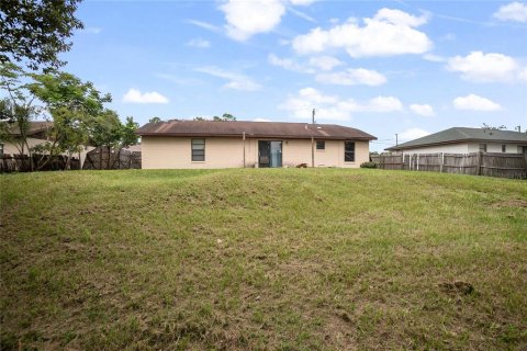 House in Deltona, Florida 3 bedrooms, 107.02 sq.m. № 1906270 - photo 19