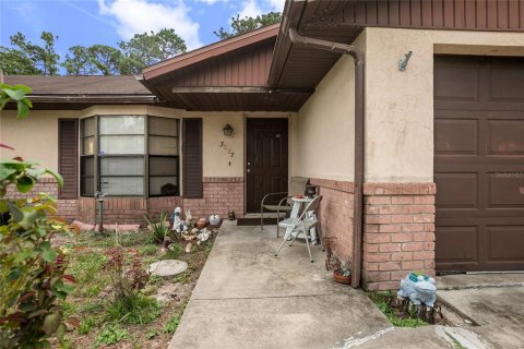 House in Deltona, Florida 3 bedrooms, 107.02 sq.m. № 1906270 - photo 3