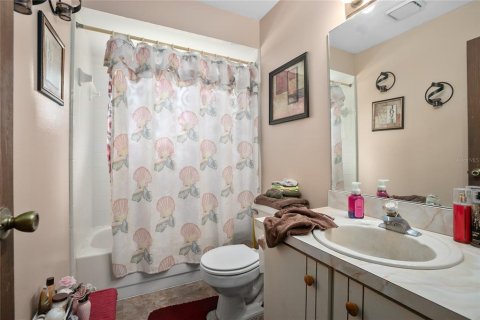 House in Deltona, Florida 3 bedrooms, 107.02 sq.m. № 1906270 - photo 12