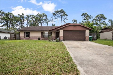 House in Deltona, Florida 3 bedrooms, 107.02 sq.m. № 1906270 - photo 2