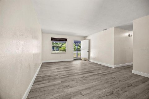 Casa en alquiler en Mount Dora, Florida, 3 dormitorios, 101.36 m2 № 1807230 - foto 2