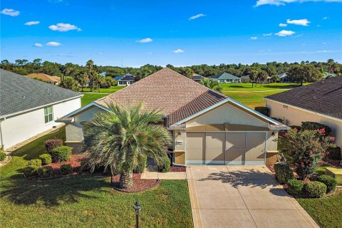 House in Summerfield, Florida 2 bedrooms, 146.32 sq.m. № 2394295