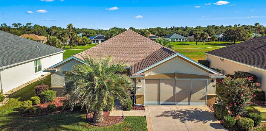 House in Summerfield, Florida 2 bedrooms, 146.32 sq.m. № 2394295