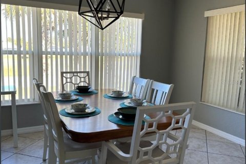 House in Summerfield, Florida 2 bedrooms, 146.32 sq.m. № 2394295 - photo 6