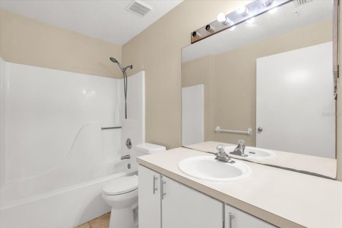 Touwnhouse à vendre à Orlando, Floride: 2 chambres, 121.24 m2 № 1911794 - photo 17