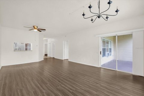 Touwnhouse à vendre à Orlando, Floride: 2 chambres, 121.24 m2 № 1911794 - photo 4
