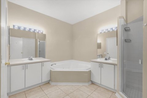 Touwnhouse à vendre à Orlando, Floride: 2 chambres, 121.24 m2 № 1911794 - photo 12