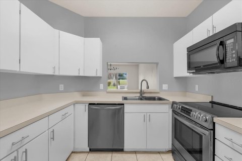 Touwnhouse à vendre à Orlando, Floride: 2 chambres, 121.24 m2 № 1911794 - photo 8