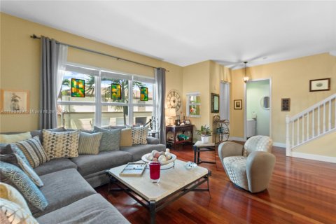Townhouse in Wilton Manors, Florida 2 bedrooms, 153.29 sq.m. № 1726166 - photo 7