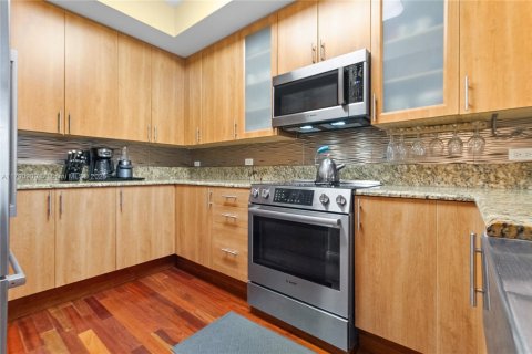 Townhouse in Wilton Manors, Florida 2 bedrooms, 153.29 sq.m. № 1726166 - photo 5