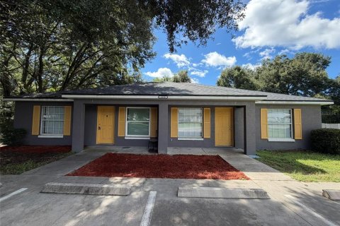 Commercial property in Ocala, Florida 6 bedrooms, 200.67 sq.m. № 2352298