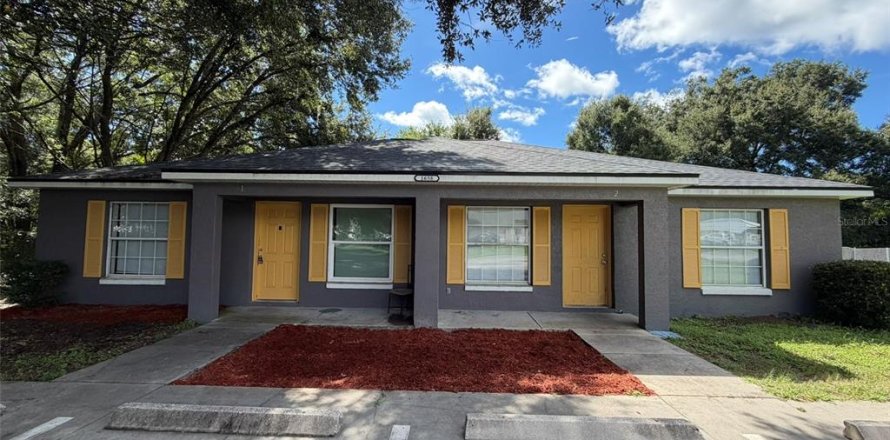 Commercial property in Ocala, Florida 6 bedrooms, 200.67 sq.m. № 2352298