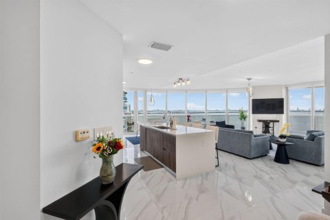 Купить кондоминиум в Майами, Флорида 2 комнаты, 187.48м2, № 2259849 - фото 12