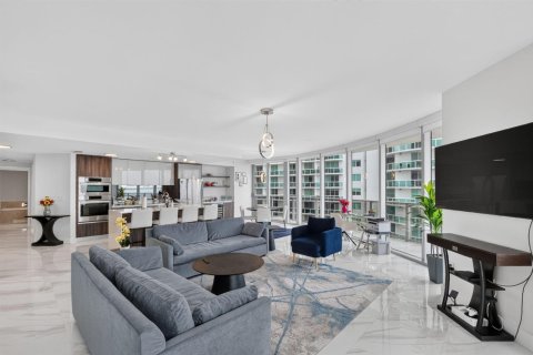 Купить кондоминиум в Майами, Флорида 2 комнаты, 187.48м2, № 2259849 - фото 4