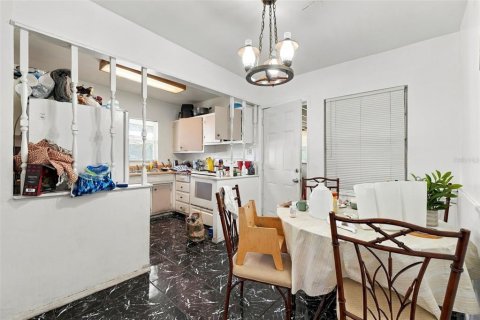 Villa ou maison à vendre à Sanford, Floride: 3 chambres, 94.2 m2 № 2390890 - photo 9