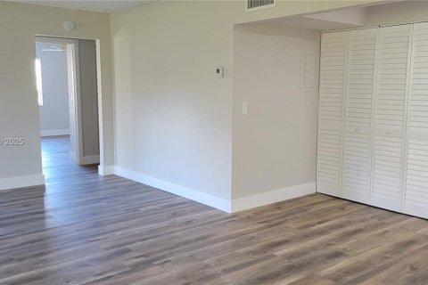 Copropriété à louer à West Palm Beach, Floride: 2 chambres, 103.59 m2 № 1922883 - photo 9