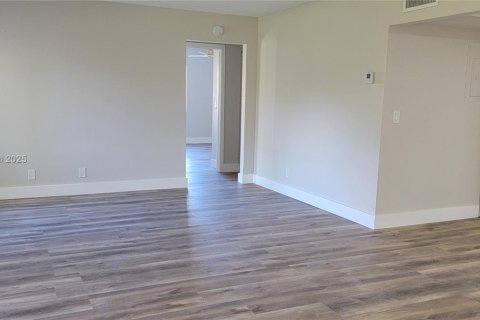 Copropriété à louer à West Palm Beach, Floride: 2 chambres, 103.59 m2 № 1922883 - photo 7