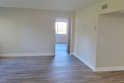 Copropriété à louer à West Palm Beach, Floride: 2 chambres, 103.59 m2 № 1922883 - photo 12