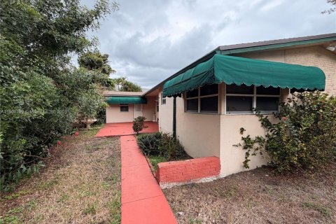 Propiedad comercial en venta en Hollywood, Florida, 153.2 m2 № 1964146 - foto 3