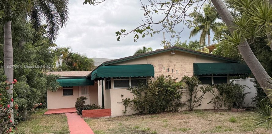 Propiedad comercial en Hollywood, Florida 153.2 m2 № 1964146