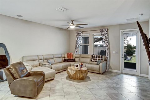 Villa ou maison à louer à Riverview, Floride: 4 chambres, 191.1 m2 № 2418841 - photo 6