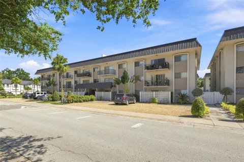 Condo in Tampa, Florida, 2 bedrooms № 2329403