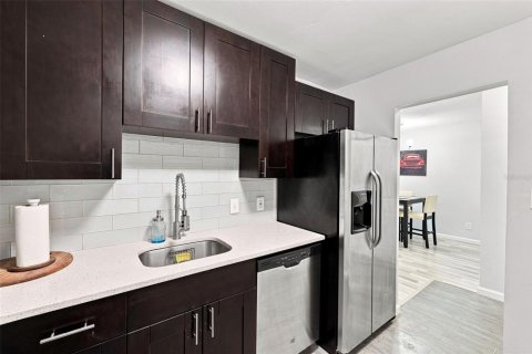 Copropriété à louer à Tampa, Floride: 2 chambres, 87.14 m2 № 2329403 - photo 13