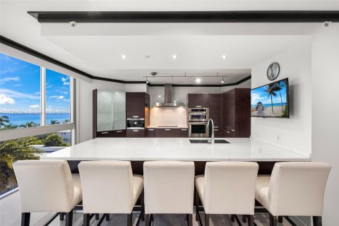 Condominio en venta en Miami Beach, Florida, 2 dormitorios, 186.73 m2 № 1937679 - foto 14