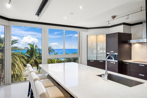 Condominio en venta en Miami Beach, Florida, 2 dormitorios, 186.73 m2 № 1937679 - foto 13