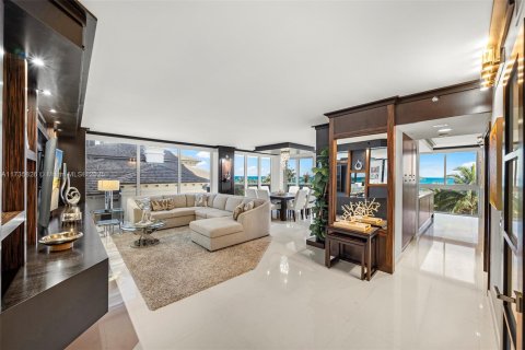 Condominio en venta en Miami Beach, Florida, 2 dormitorios, 186.73 m2 № 1937679 - foto 2