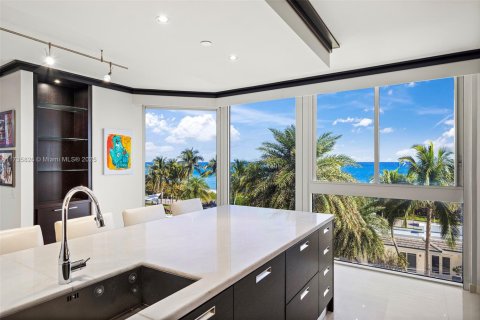 Condominio en venta en Miami Beach, Florida, 2 dormitorios, 186.73 m2 № 1937679 - foto 1