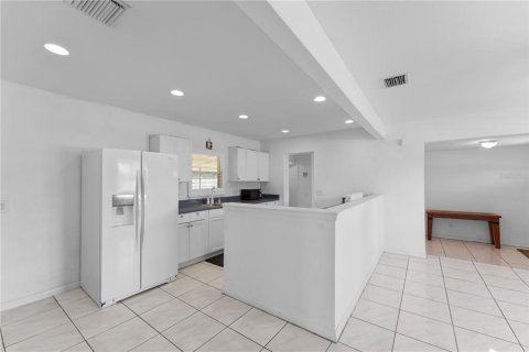 Casa en alquiler en Orlando, Florida, 4 dormitorios, 123 m2 № 1869211 - foto 11