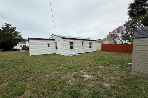 House in Melbourne, Florida 3 bedrooms, 107.02 sq.m. № 1541048 - photo 21